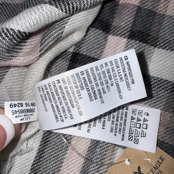 American Eagle Outfitters Scarf Black White Plaid Oversized Acrylic Scarf NWT - Picture 6 of 10